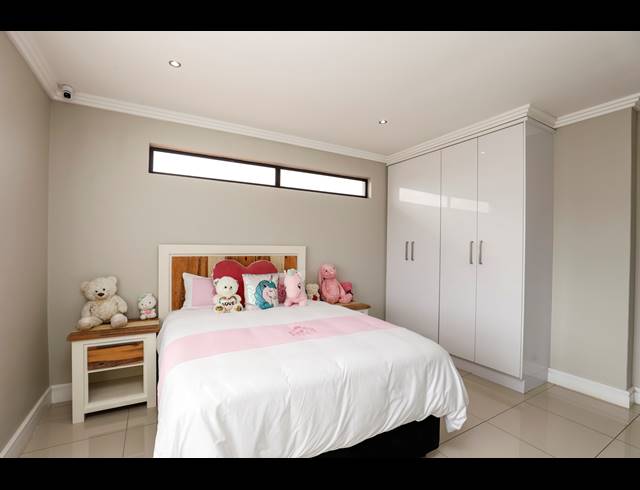 4 BEDROOM DUPLEX FOR SALE IN IZINGA ESTATE